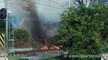 Incendio sui binari tra Capua e Santa Maria: ritardi sulla linea Roma-Napoli - CasertaNews