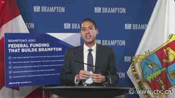 Peel's top doctor won't rule out vaccine certificate alternative if Ontario doesn't step up with its own