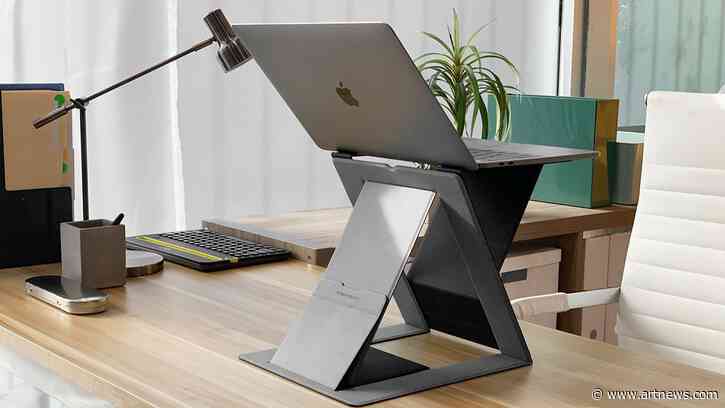 ANR Loves: The Moft Z Sit-Stand Laptop Desk