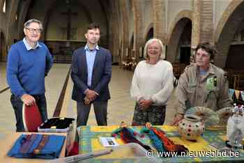 Buren houden trouwfeest in hun kerk (maar zoeken nog gepaste kledij)