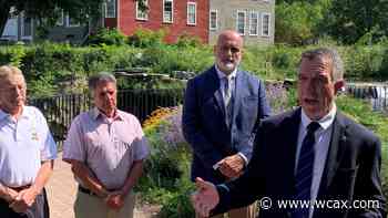 Gov. Scott visits Brandon to mark Irene anniversary - WCAX