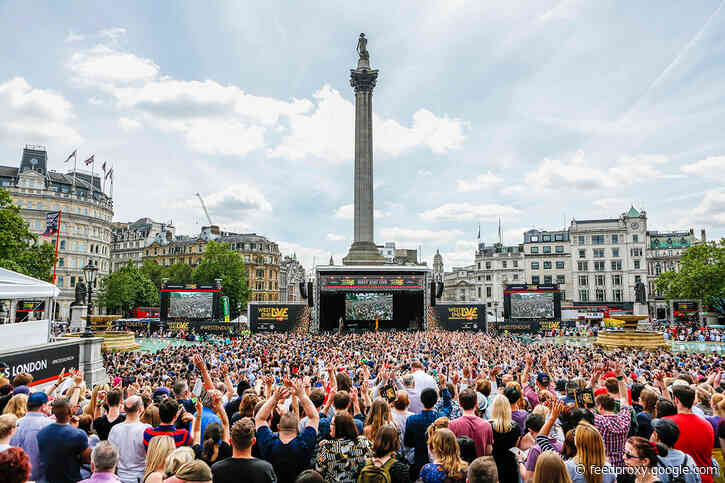 Free theatre stage and muscial performances in Trafalgar Square