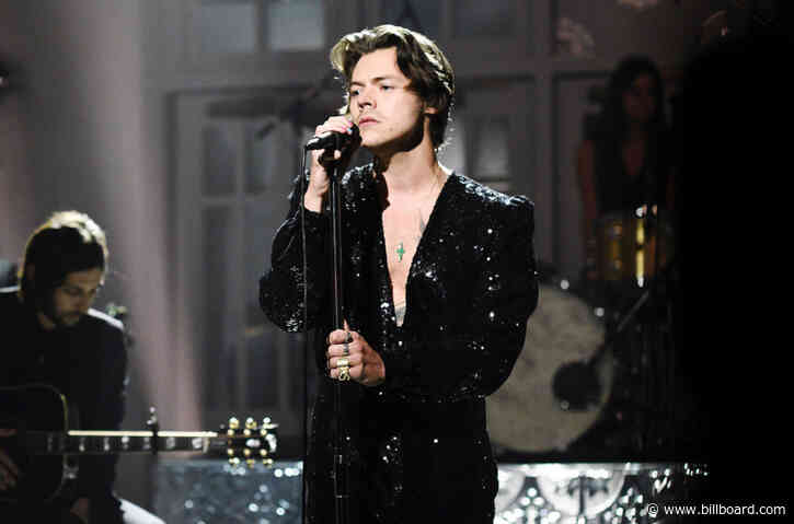 Harry Styles Is Requiring Fans to Get COVID Vaccine or Negative Test to Attend His Shows