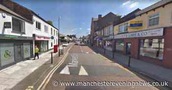 Police forced to break up fight between young men outside Bolton bar - Manchester Evening News