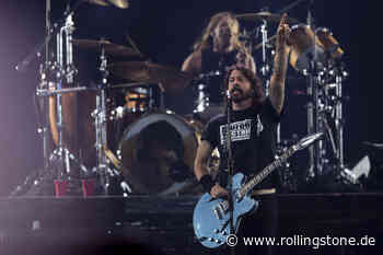 Foo Fighters verwandeln sich für „You Should Be Dancing“ in die Dee... - Rolling Stone