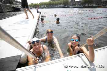 Zwemclub Racing viert eeuwfeest met tocht van Vismarkt naar Keerdok