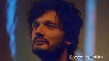 Apparat, il ritorno del cavaliere elettronico: "Mai stato fermo così a lungo, suonare per voi mi emoziona" - la Repubblica