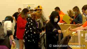 Annual backpack giveaway helps Saskatoon families with back-to-school necessities