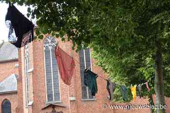 Slipjes in straatbeeld vragen aandacht voor onderzoek naar baarmoederhalskanker - Het Nieuwsblad
