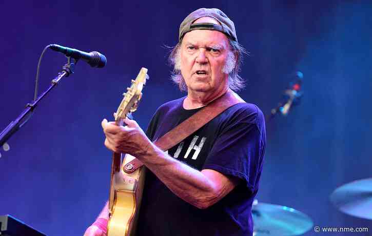 Neil Young calls on promoters to cancel “super-spreader” COVID-era gigs
