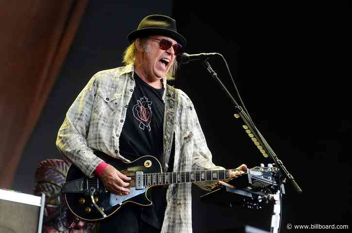 Neil Young Blasts Concerts as ‘Super-Spreader Events’ Amid COVID-19 Surge