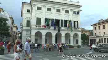 L'omaggio dei chiavaresi a Marco Di Capua: lunga fila per l'ultimo saluto al Sindaco buono – VIDEO - Teleradiopace