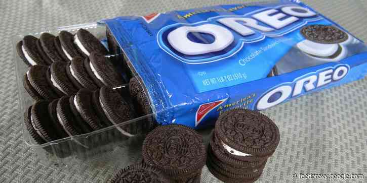 'No contracts, no snacks': Danny DeVito joins striking Oreo factory workers in calling for a boycott of Nabisco treats