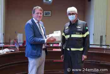 Modena. Vigili del fuoco, Muzzarelli saluta il comandante Lomoro - 24Emilia