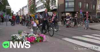 BEKIJK - Stoet fietsers rijdt naar kruispunt in Antwerpen waar 2 meisjes omkwamen: "Het moet en kan veiliger in de stad" - VRT NWS