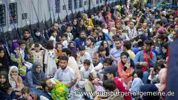 Afghanen verzweifelt: Telefone der Flüchtlingsberatung stehen nicht still - Augsburger Allgemeine