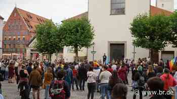 Kundgebung in Augsburg fordert Luftbrücke für Afghanistan - BR24