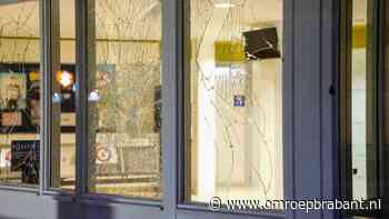 Man gaat door het lint en gooit ruiten in bij politiebureau - Omroep Brabant
