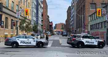 Man dead, 2 women injured in downtown Toronto shooting - Global News