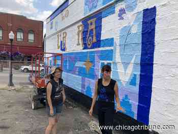 Art takes center stage in downtown Aurora - Chicago Tribune