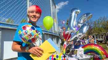 12-year-old's friends didn't celebrate after he came out as gay. So a park full of strangers did.