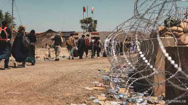 U.S. airstrike hits suicide bombers targeting Kabul airport