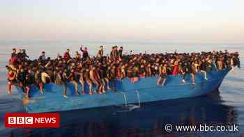 Europe migrant crisis: More than 500 people rescued off Italian island