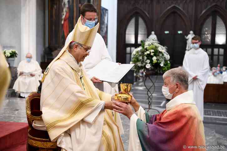 Kempenaar Paul Sas (68) tot nieuwe priester gewijd: “Ook vrouwen en gehuwden moeten toegang krijgen”