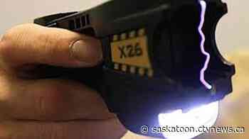 Saskatoon police use stun-gun on man after alleged assault on officer