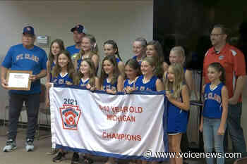 St. Clair’s state champion girls 10U softball team honored - New Baltimore Voice Newspapers