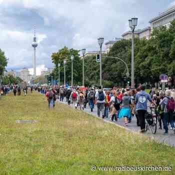 Tausende Gegner der Corona-Politik protestieren in Berlin - radioeuskirchen.de