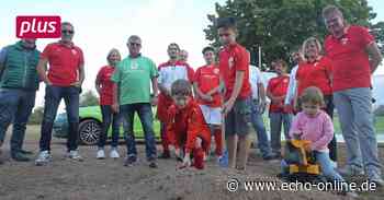 Spatenstich für den Kunstrasenplatz der SV 07 Bischofsheim - Echo Online