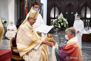 Kempenaar Paul Sas (68) tot nieuwe priester gewijd: “Ook vrouwen en gehuwden moeten toegang krijgen” - Gazet van Antwerpen