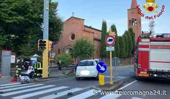 FORLI': Incidente all'alba, persona estratta dall'auto dai Vigili del Fuoco | FOTO - Teleromagna24