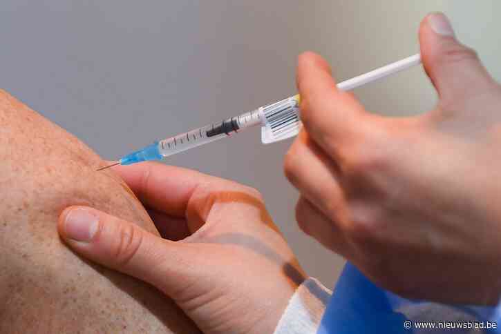 Vaccinatiecentrum in voetbalstadion klokt af op 75.500 dosissen
