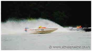Powerboats in action at Carr Mill Dam - St Helens Star