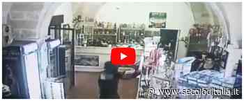 Manduria, rapinatori chiedono l'incasso: messi in fuga da tre donne a calci, pugni e scopettate... - Secolo d'Italia