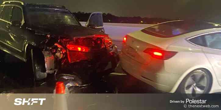 Tesla on Autopilot crashes into two parked cars… again…