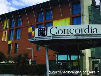 Modena, crolla soffitto dell’hotel dei profughi: due ragazzi afghani feriti - Corriere della Sera