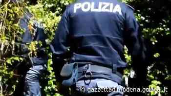 Modena. Sente i ladri sul balcone: scende in cortile e li mette in fuga - La Gazzetta di Modena