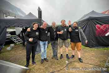 Frietrock valt in de smaak: “Zaterdag nog 100 kilo friet extra moeten aanhalen”