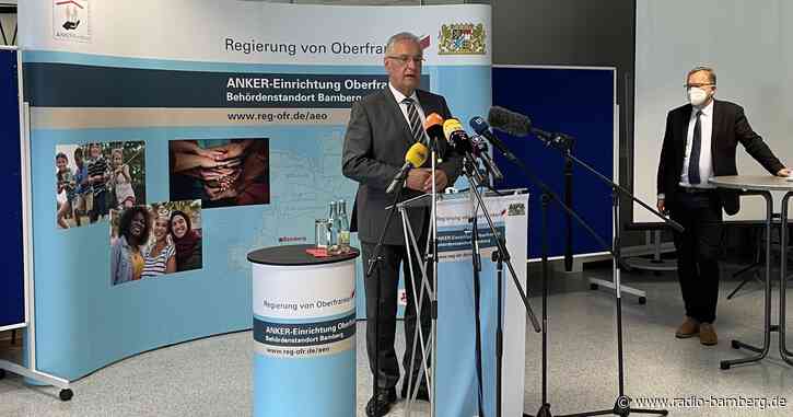 Innenminister Herrmann besucht afghanische Ortskräfte in Bamberg