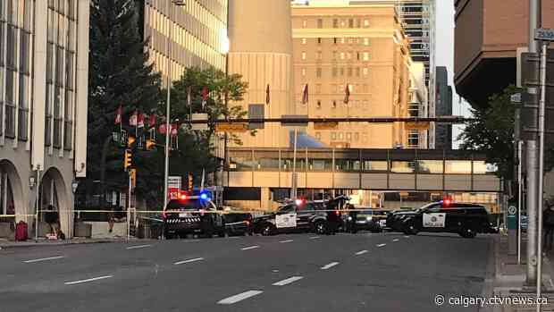 Section of Ninth Avenue in downtown Calgary closed after pedestrian suffers severe injuries