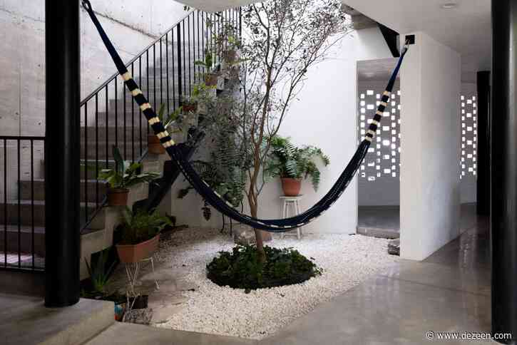 Concrete house by Gestalt Associates take cues from Querétaro's colonial architecture