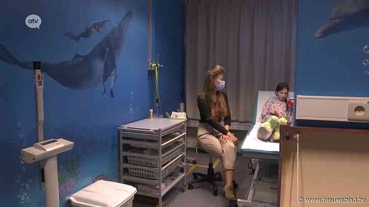 Patiëntjes Kinderziekenhuis genieten van onderwaterwereld dankzij gulle gift ondernemer