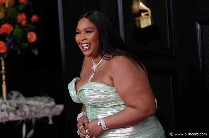 Lizzo Calls Janet Jackson the ‘Queen of Pop’ & Madonna Fans Aren’t Happy About It
