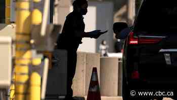 U.S. urges citizens to reconsider travelling to Canada, citing 'high level of COVID-19'