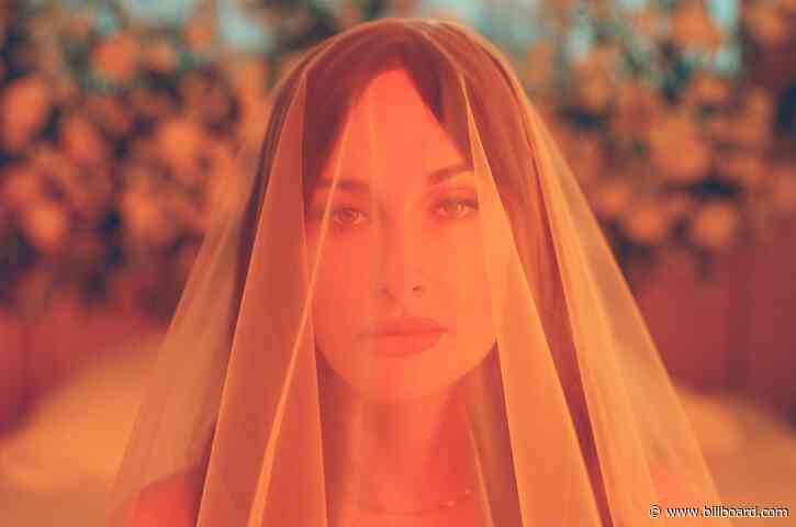 Kacey Musgraves Announces ‘Star-Crossed’ Tour
