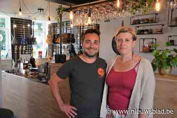 Wouter en Vicky openen gezamenlijke muziekschool, instrumentenwinkel en praatcafé: “Alles wat we verdienden hierin geïnvesteerd”