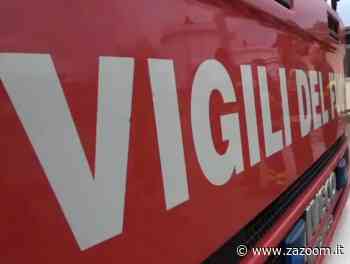 Vasto incendio ad Ardea | in fiamme materiali tossici | 'Chiudete le finestre' FOTO - Zazoom Blog